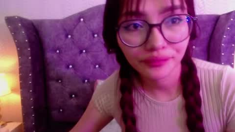 raven_love_ online show from December 4, 1:48 am