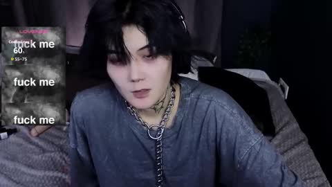 Snapshot of ravens_nest_ chatting on October 8, 4:26 pm Raven online show from October 8, 4:26 pm