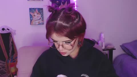 raventh_ online show from February 11, 5:37 am