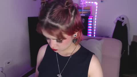 raventh_ online show from February 18, 11:41 pm