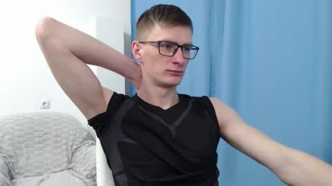 Snapshot of ray_booy chatting on November 18, 5:17 pm Ray Booy online show from November 18, 5:17 pm