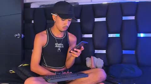 Snapshot of raydevil_ chatting on September 17, 6:20 pm Rayn online show from September 17, 6:20 pm