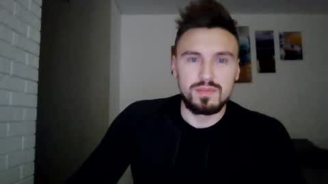 Snapshot of razvan27h chatting on January 24, 7:28 pm Razvan27h online show from January 24, 7:28 pm