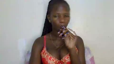 queen online show from March 10, 5:29 pm