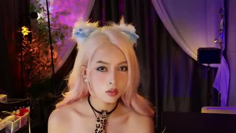 reaowna___ online show from September 27, 9:36 am