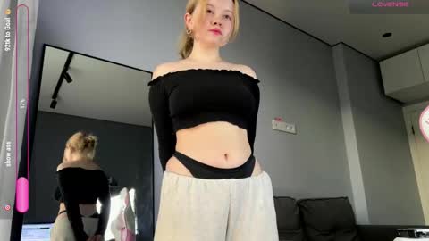 Rebecca Nikson online show from September 26, 4:05 am