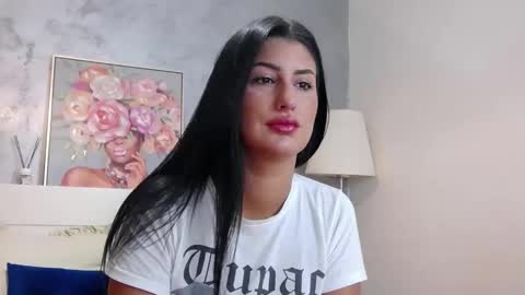 Snapshot of rebeccaryen chatting on December 18, 3:34 am RebeccaRyen online show from December 18, 3:34 am