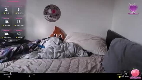 rebeccasummercam online show from September 15, 8:25 am