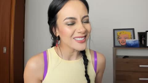 red_flower203 online show from January 14, 1:26 am