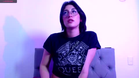 IG   OF red moonn online show from December 18, 10:40 am