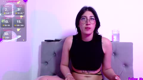 IG   OF red moonn online show from December 21, 8:54 pm