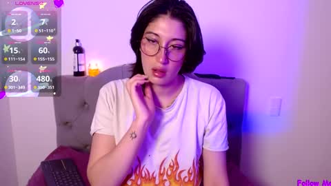 IG   OF red moonn online show from January 19, 11:34 am