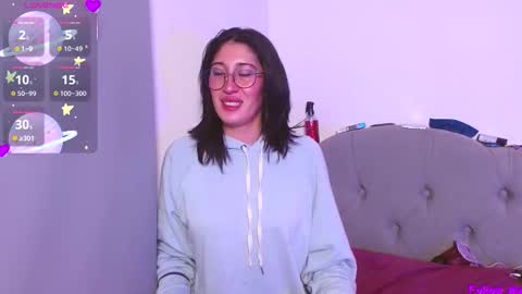 IG   OF red moonn online show from September 12, 4:45 am