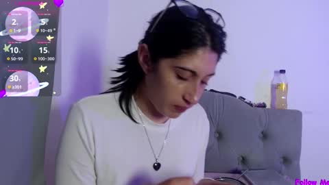 IG   OF red moonn online show from October 17, 4:48 am