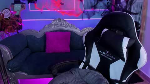     online show from October 30, 11:22 am