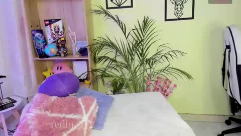 Lu Independiet model online show from March 7, 4:24 am