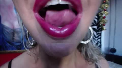 MIA online show from November 22, 4:39 pm