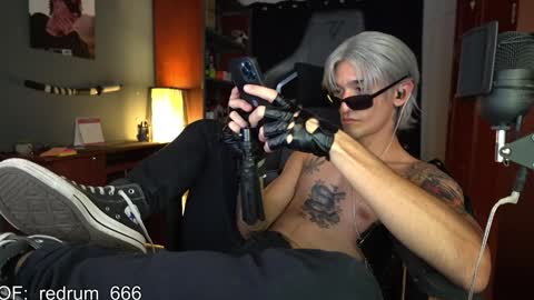 Red online show from February 4, 9:52 pm