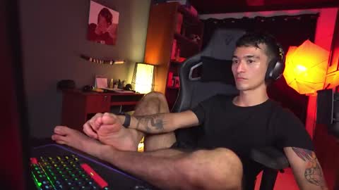 Red online show from March 4, 9:11 pm