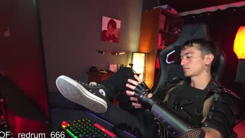 Red online show from March 6, 7:43 pm