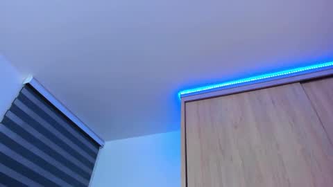 redski77 online show from December 23, 9:38 am