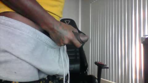 reekanddes online show from November 17, 4:57 pm