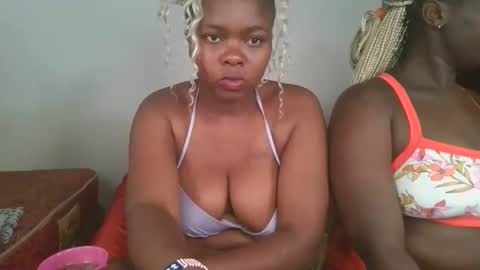 Snapshot of reenie_barbie chatting on February 12, 5:26 am barbie online show from February 12, 5:26 am