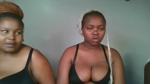 Snapshot of reenie_barbie chatting on February 16, 1:58 am barbie online show from February 16, 1:58 am