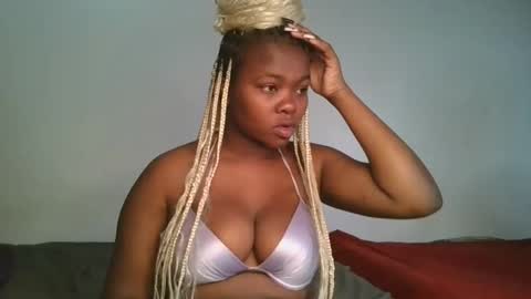 Snapshot of reenie_barbie chatting on February 19, 2:12 am barbie online show from February 19, 2:12 am