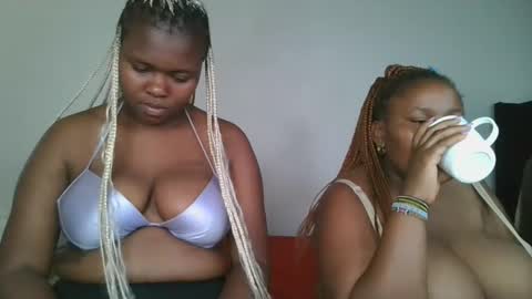 Snapshot of reenie_barbie chatting on February 20, 5:33 am barbie online show from February 20, 5:33 am