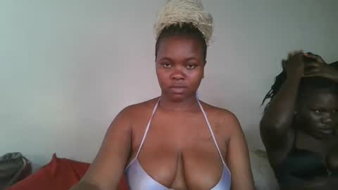 Snapshot of reenie_barbie chatting on February 24, 6:38 am barbie online show from February 24, 6:38 am