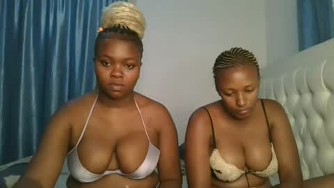 Snapshot of reenie_barbie chatting on March 3, 6:55 pm barbie online show from March 3, 6:55 pm