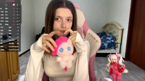 Snapshot of regeniastetson chatting on September 21, 3:13 pm Lucy online show from September 21, 3:13 pm