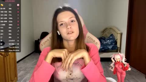 Snapshot of regeniastetson chatting on September 22, 3:14 pm Lucy online show from September 22, 3:14 pm