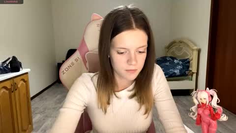 Snapshot of regeniastetson chatting on September 24, 3:26 pm Lucy online show from September 24, 3:26 pm