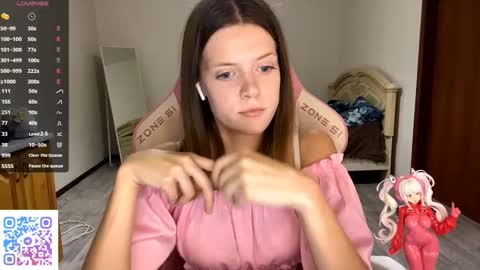 Snapshot of regeniastetson chatting on September 27, 3:39 pm Lucy online show from September 27, 3:39 pm