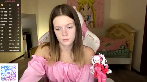 Snapshot of regeniastetson chatting on October 12, 2:16 pm Lucy online show from October 12, 2:16 pm