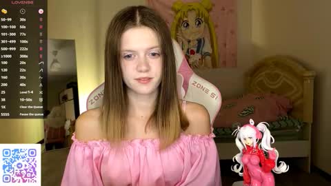 Snapshot of regeniastetson chatting on October 16, 2:51 pm Lucy online show from October 16, 2:51 pm