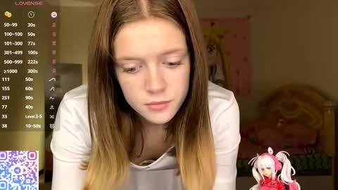 Snapshot of regeniastetson chatting on October 21, 2:18 pm Lucy online show from October 21, 2:18 pm