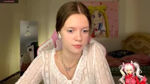 Snapshot of regeniastetson chatting on November 4, 12:15 pm Lucy online show from November 4, 12:15 pm