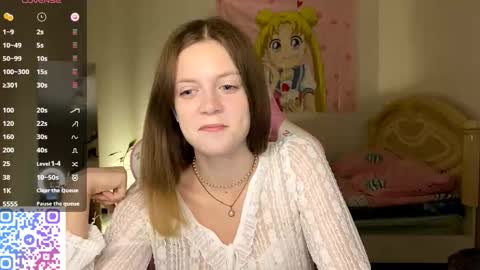 Snapshot of regeniastetson chatting on November 9, 3:10 pm Lucy online show from November 9, 3:10 pm