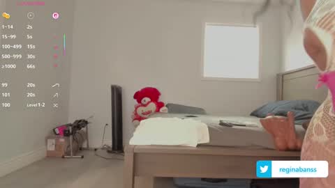 Snapshot of reginabanx chatting on October 2, 10:28 pm reginabanx online show from October 2, 10:28 pm