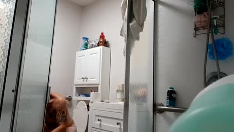 remshotdt online show from December 8, 4:57 am