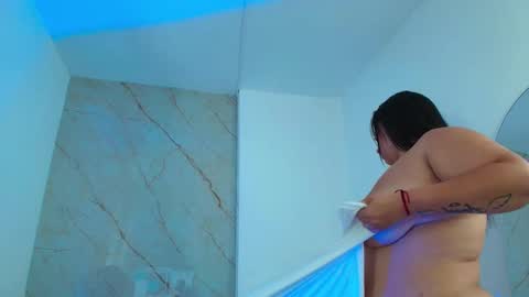 Snapshot of renata_reyes11 chatting on March 7, 10:45 am Renata online show from March 7, 10:45 am