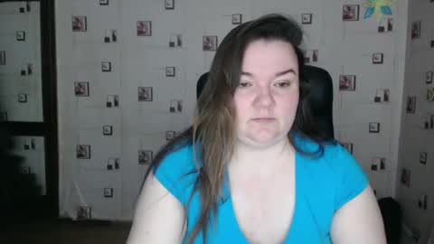 renataoia online show from February 21, 6:15 pm