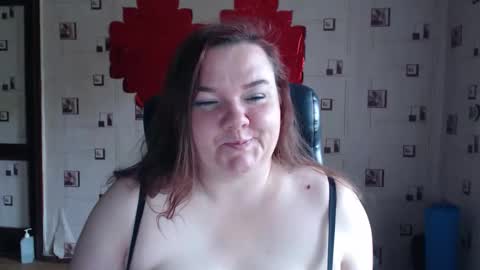 renataoia online show from September 20, 6:25 am