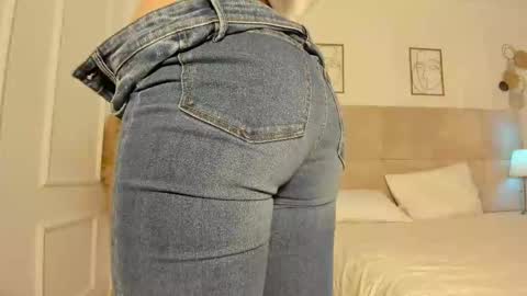 Snapshot of rennatha21 chatting on March 2, 3:37 pm Rennatha online show from March 2, 3:37 pm