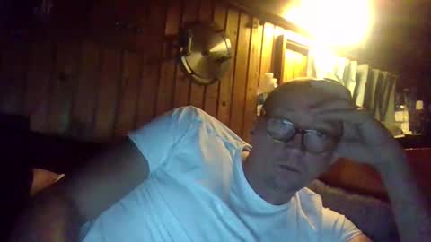 Snapshot of rezznova chatting on December 3, 10:08 pm Joe online show from December 3, 10:08 pm