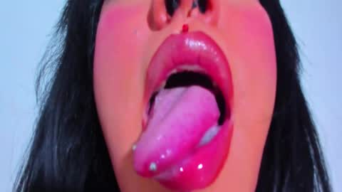 ROBERTA online show from October 3, 7:49 am