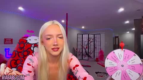 ria  online show from September 25, 3:32 am